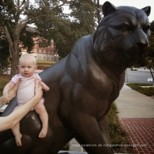 Chinesisches lebensgroßes Metall, das isu Tigergartenstatue sitzt